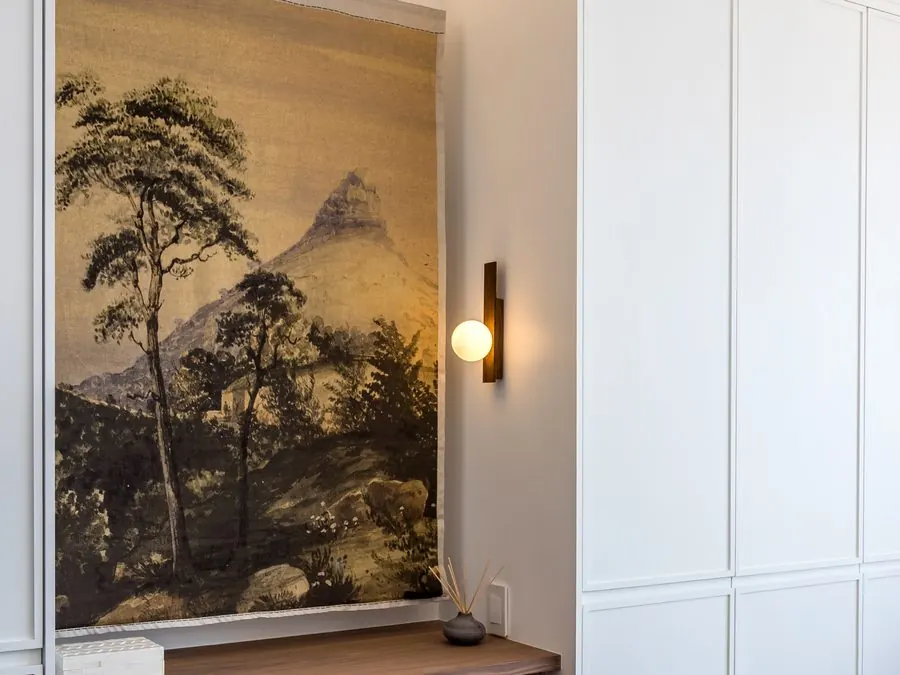 The desk and the mural